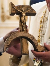 Pope Francis Receives &quot;Hammer and Sickle&quot; Crucifix